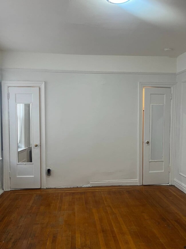 Building Photo - 1065 Grant Ave