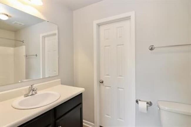 Building Photo - 198 Collinwood Dr