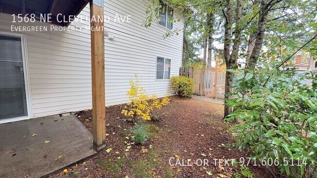 Building Photo - 1568 NE Cleveland Ave