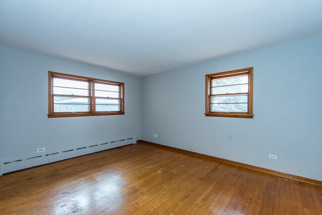 Building Photo - 1023 Hickory St