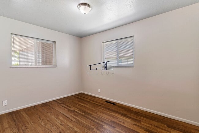 Building Photo - ? For Lease in Ogden, Utah – 3 Bed | 2 Bat...