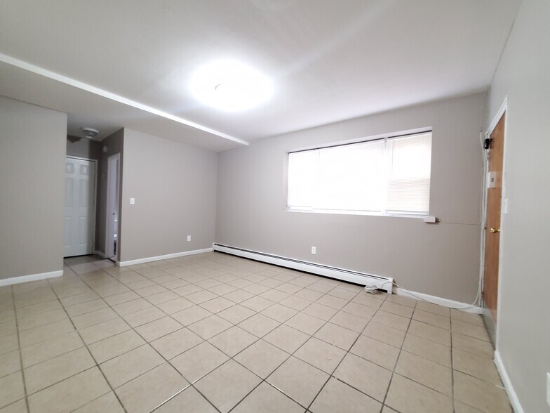 184 Fairview ave A2 - 186 Fairview Ave