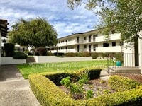 Building Photo - Spacious 1-Bed, 1-Bath Condo Located At Oc...