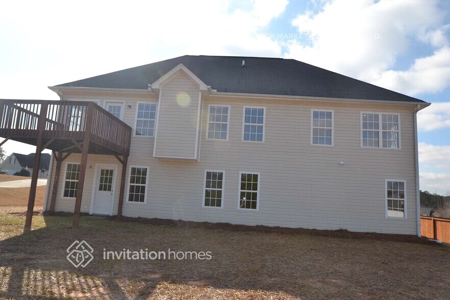 Building Photo - 803 Tucker Trail