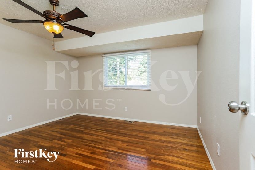 Building Photo - 1107 Burgundy Ln