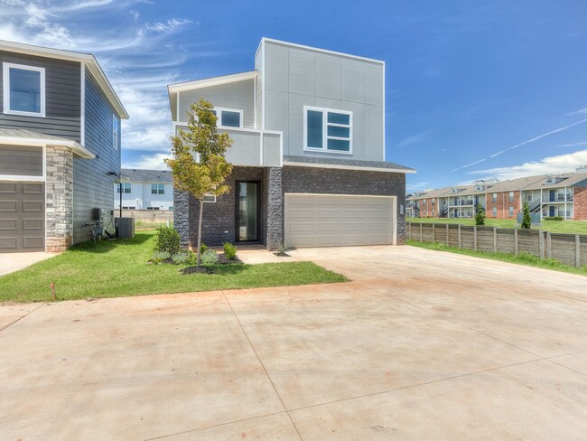 Building Photo - Beautiful New Construction Home in Edmond/...