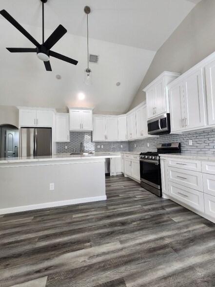 Building Photo - 3705 Oakview St