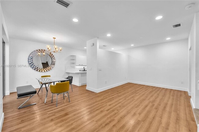 Building Photo - 1450 Weeping Willow Way