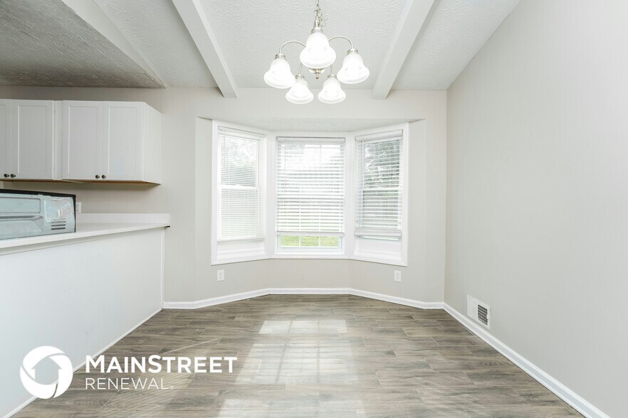 Building Photo - 512 Chanterelle Dr