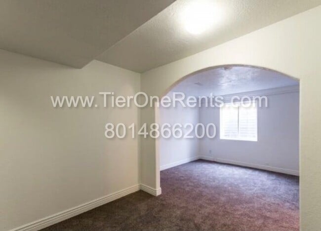 Building Photo - This property offers a NO DEPOSIT option a...