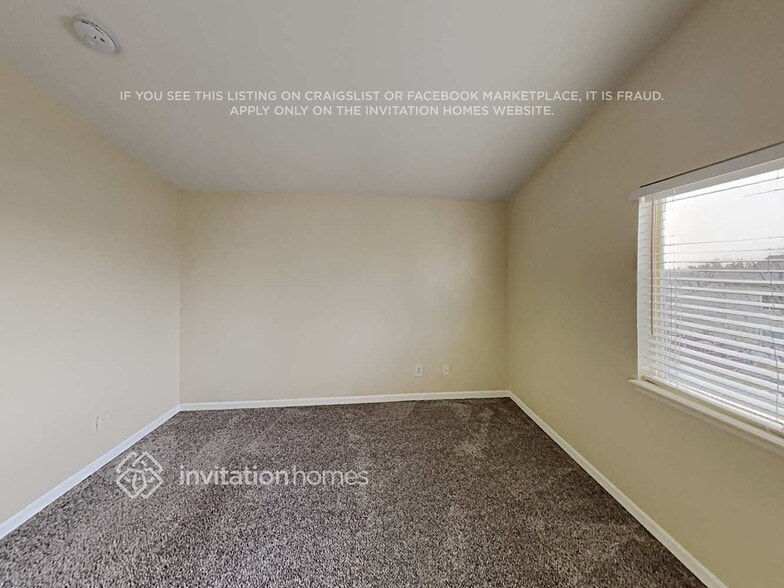 Building Photo - 4654 E 135th Ave