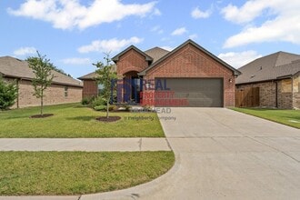 Building Photo - Stunning 4-Bed, 2-Bath Home in a Great Loc...