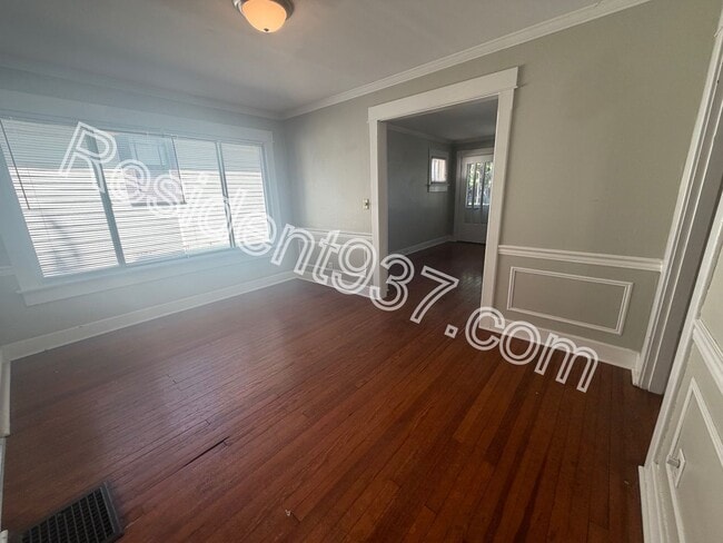 Building Photo - 2 Bed 1 Bath