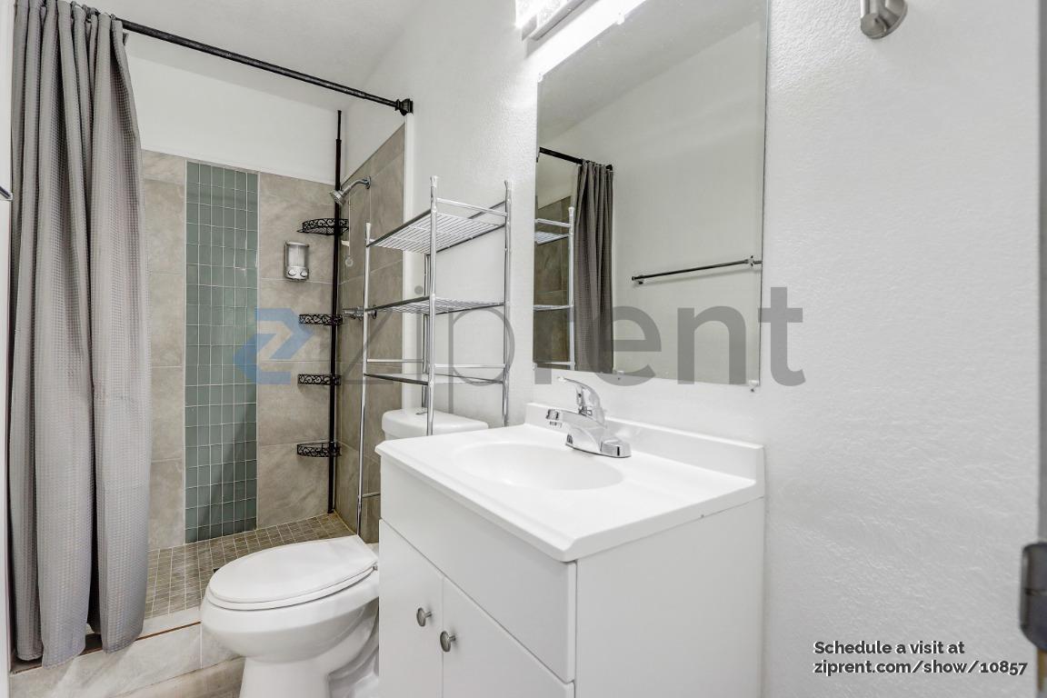 Building Photo - Unit