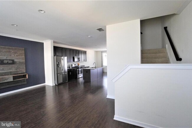 Building Photo - 13 Jessop Ln
