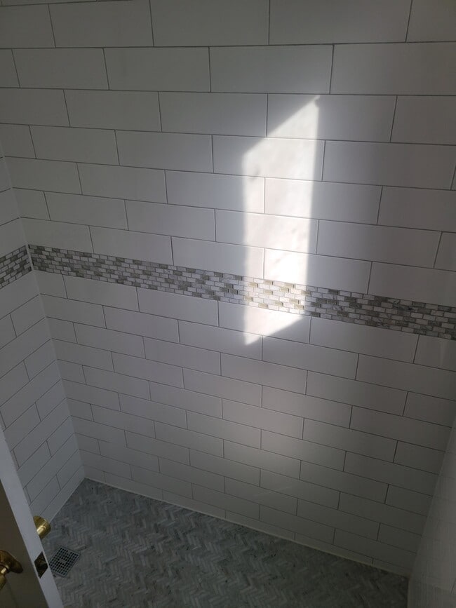 Building Photo - 11 Farrington Ave