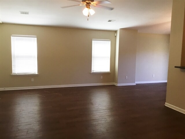 Building Photo - 116 Spring Lakes Dr
