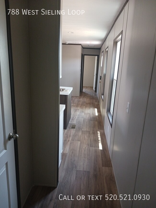 Building Photo - 788 W Sieling Loop