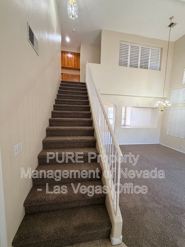 Building Photo - 266 Bluefield Ln
