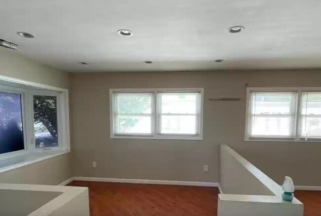 Building Photo - 363 Miller Ave