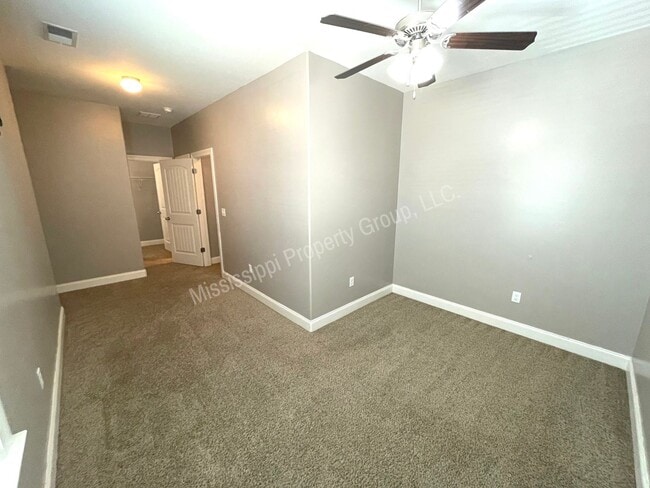 Building Photo - 4BR/4.5BA For Rent