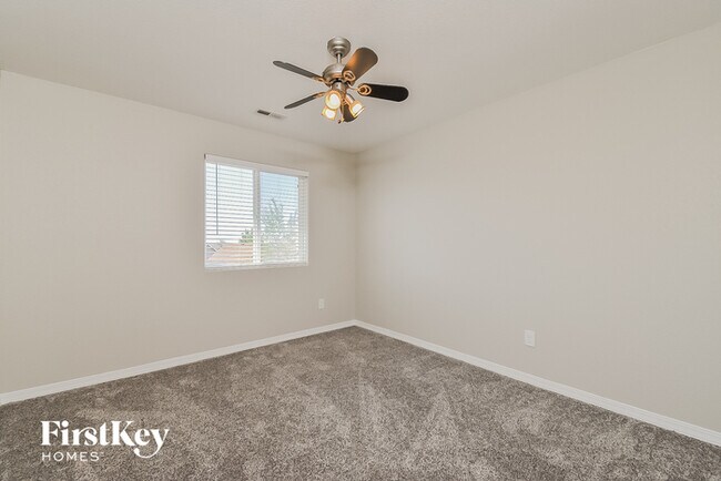 Building Photo - 11885 Wildwood Ridge Dr