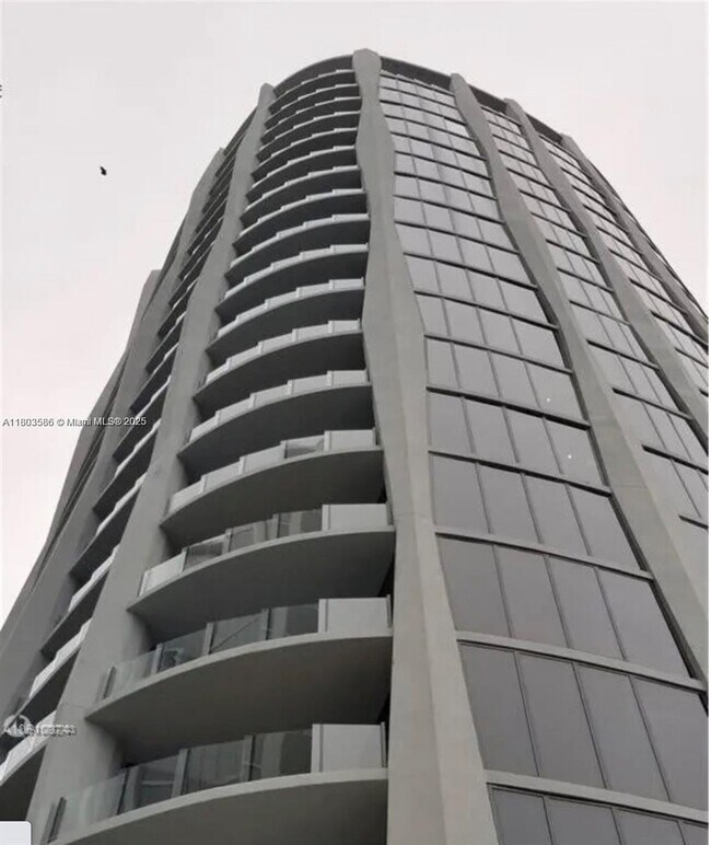 Building Photo - 2831 S Bayshore Dr
