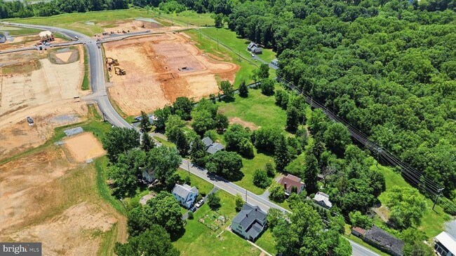 Building Photo - 8606 Yellow Springs Rd