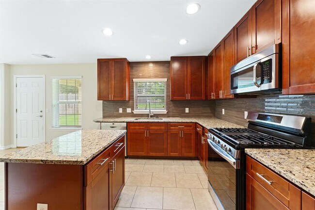 Building Photo - 816 Rusk Rd