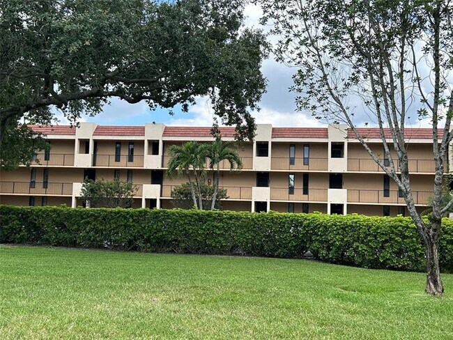 Building Photo - 6123 Coral Lake Dr