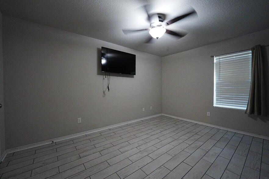 Building Photo - 5910 Gael Elm
