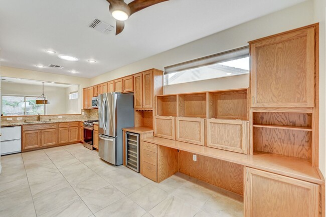 Building Photo - 2/2 BEAUTIFUL Single Story in Sun City Ant...