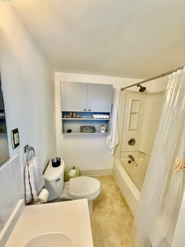 Building Photo - 999 Coddington Rd