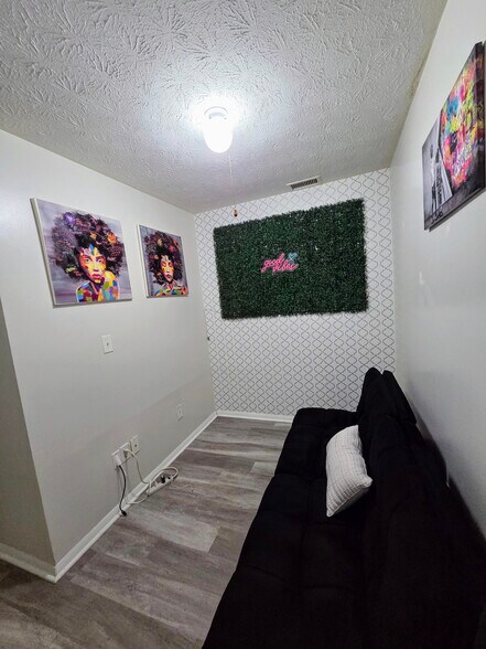 Building Photo - 905 Wynnes Ridge Cir SE