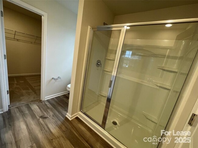 Building Photo - 354 Hollingswood Dr