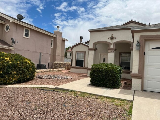 Building Photo - 12628 Setting Sun Dr