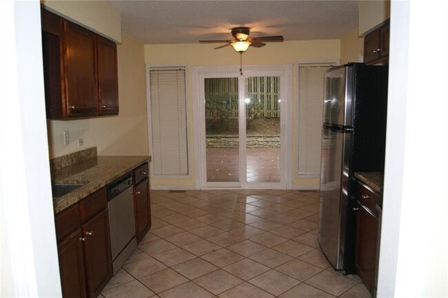 Building Photo - 4239 Glenforest Way