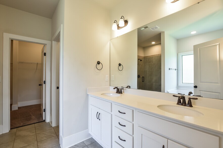 Building Photo - 189 Cherry Laurel Dr