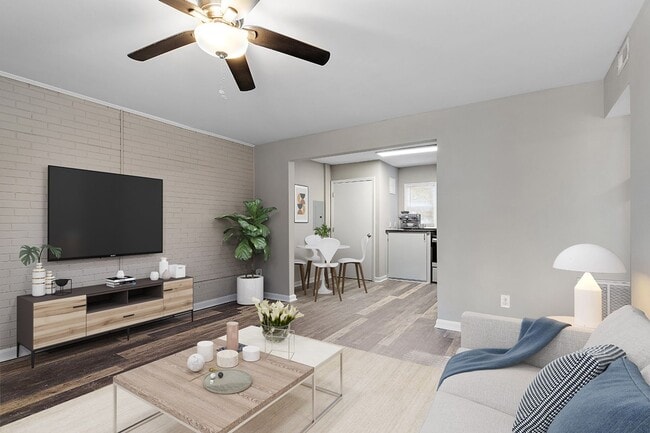 Building Photo - Renovated 2BR/1BA Apts Near Downtown Raleigh. 1 Mile to 1-440. Pets Welcome.