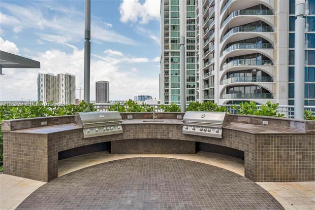 Building Photo - 900 Biscayne