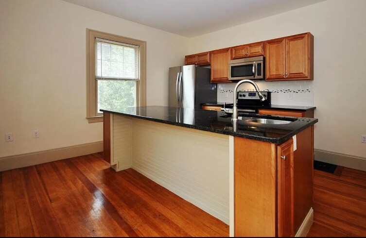 Building Photo - 58 Englewood Ave