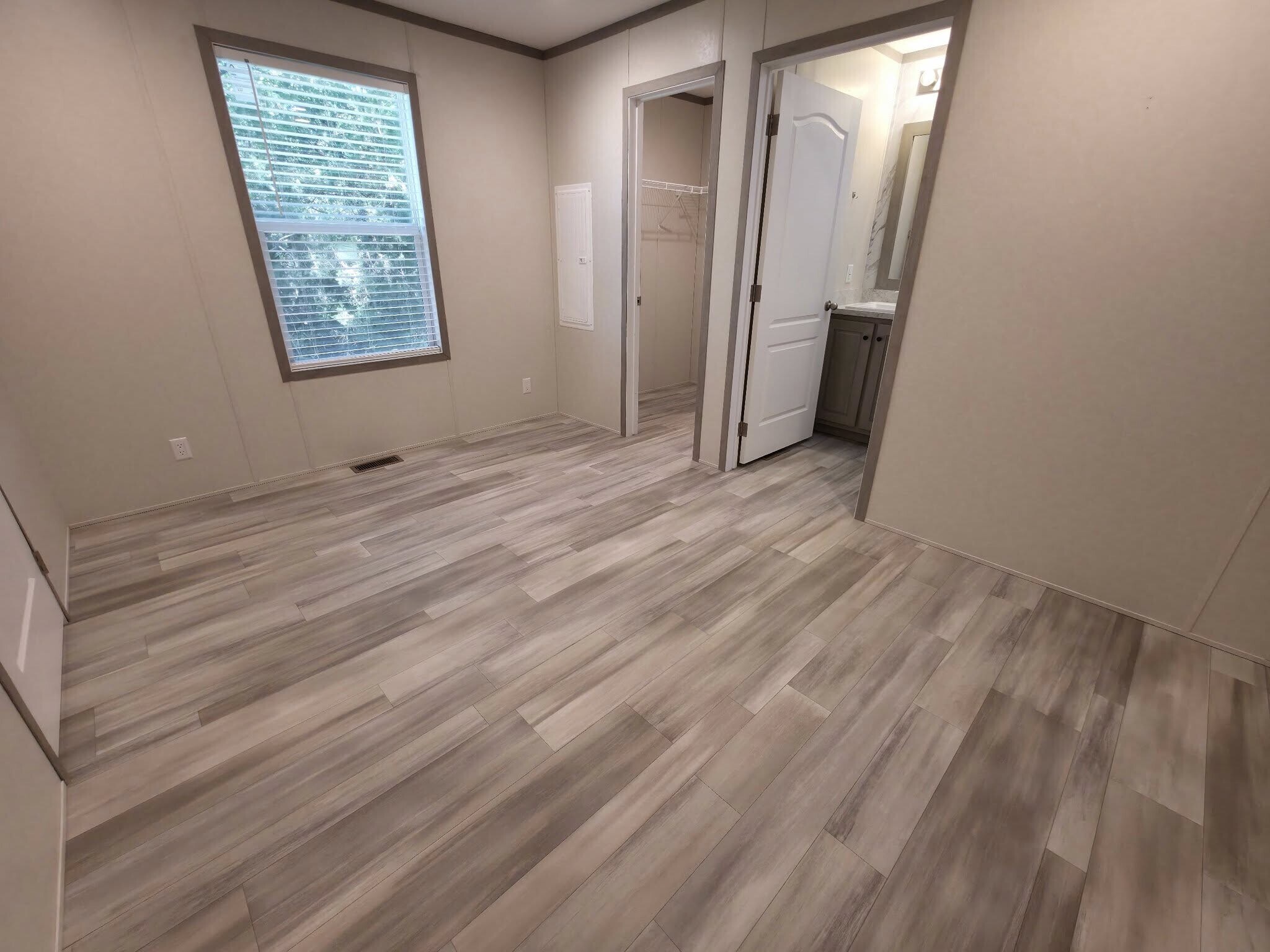 Building Photo - 1308 W Arlington Ave