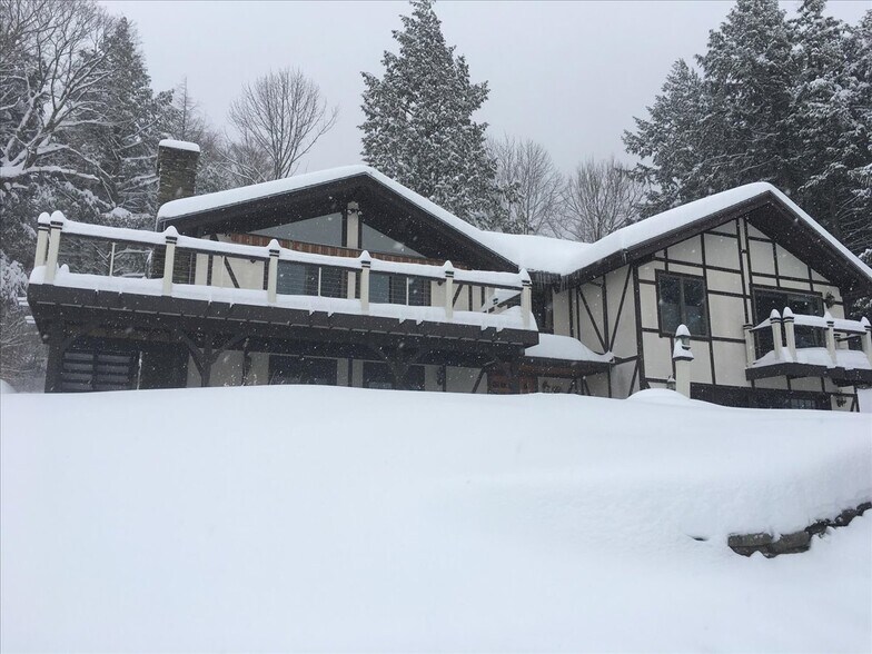 Building Photo - 682 Ski Valley Rd