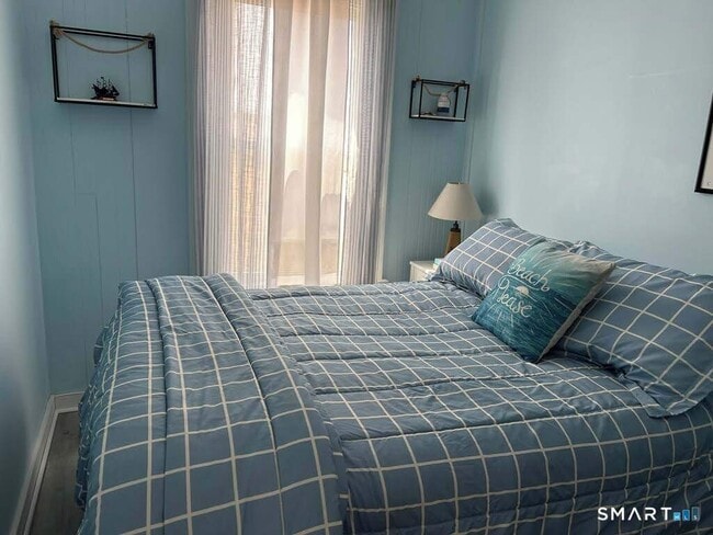 Building Photo - 92 Caroline Rd