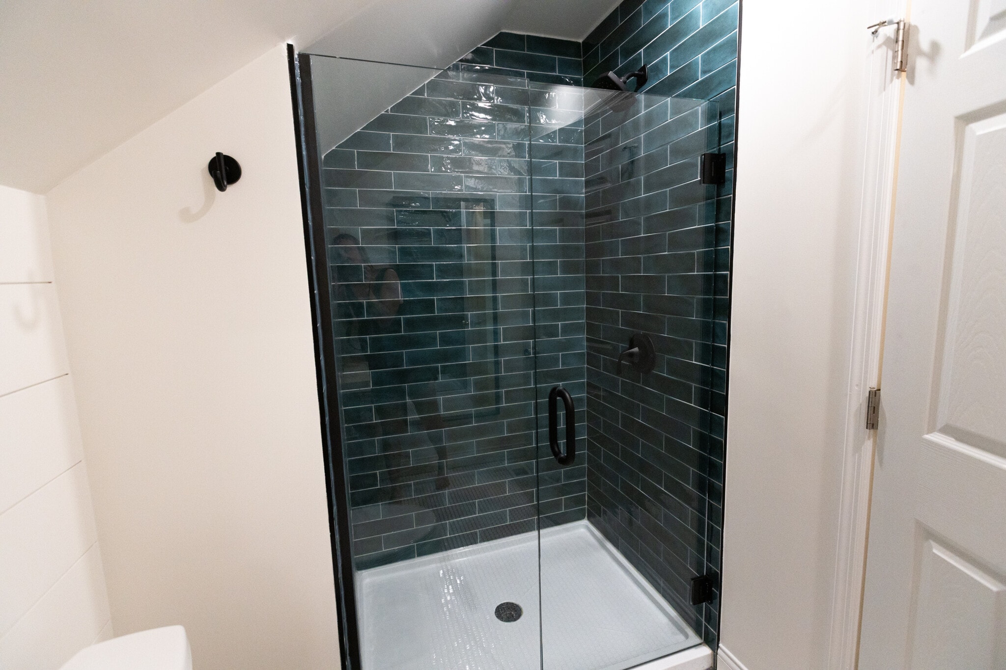 upstairs bathroom - 953 Dennison Ave