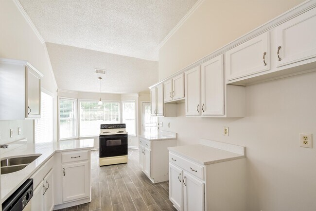 Building Photo - 5530 Millers Glen Ln