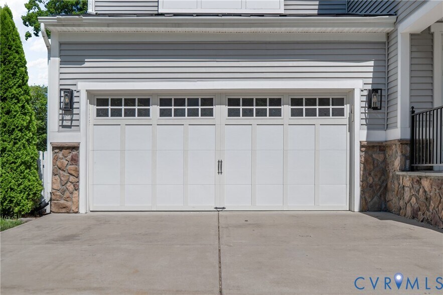 Building Photo - 16848 White Daisy Loop