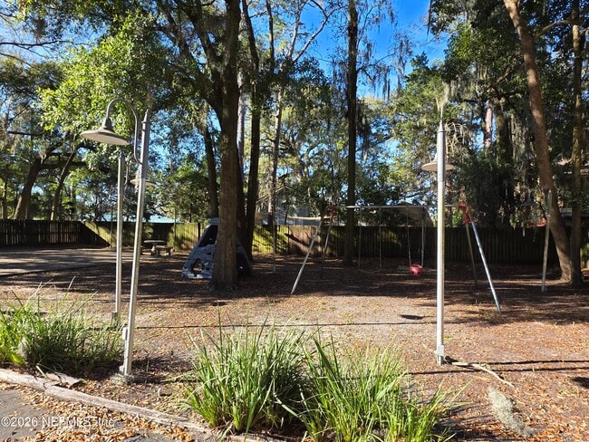 Building Photo - 1800 Park Ave