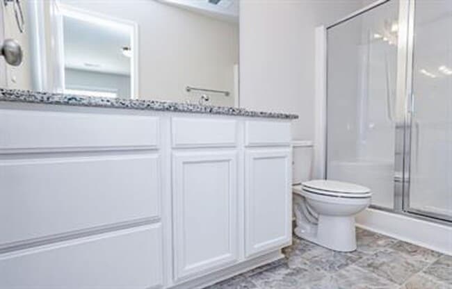 Building Photo - Spacious 3/2 Available On October 1st!
