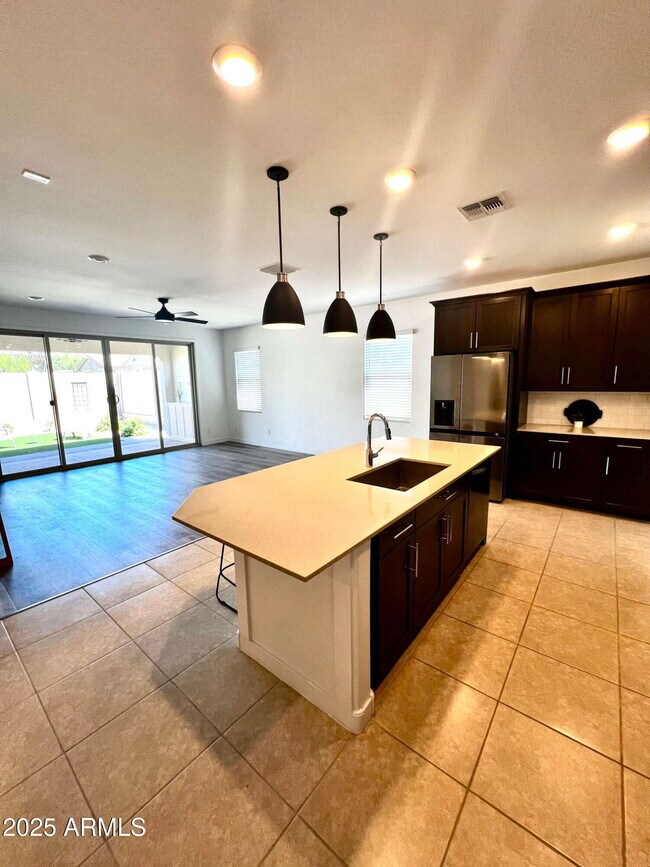 Building Photo - 9846 E Talon Ave